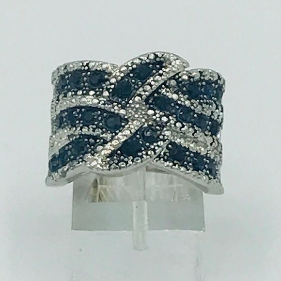 Jewelry - BLUE & SILVER COCKTAIL RING